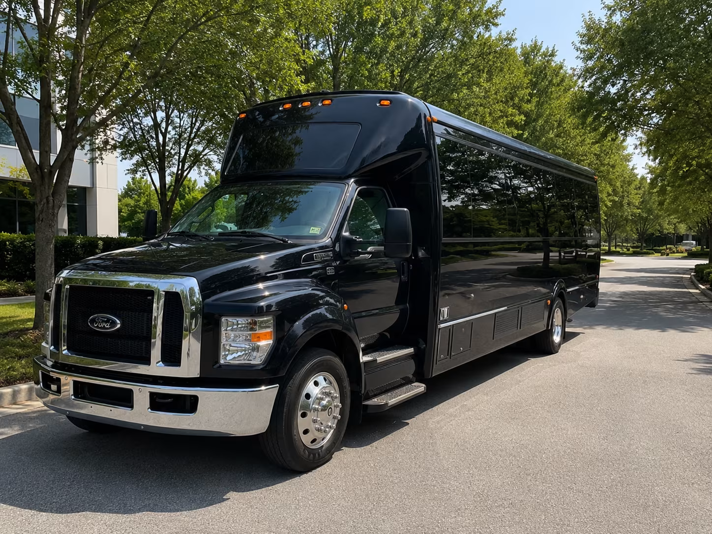 affordable des moines prom party bus prices split across your group