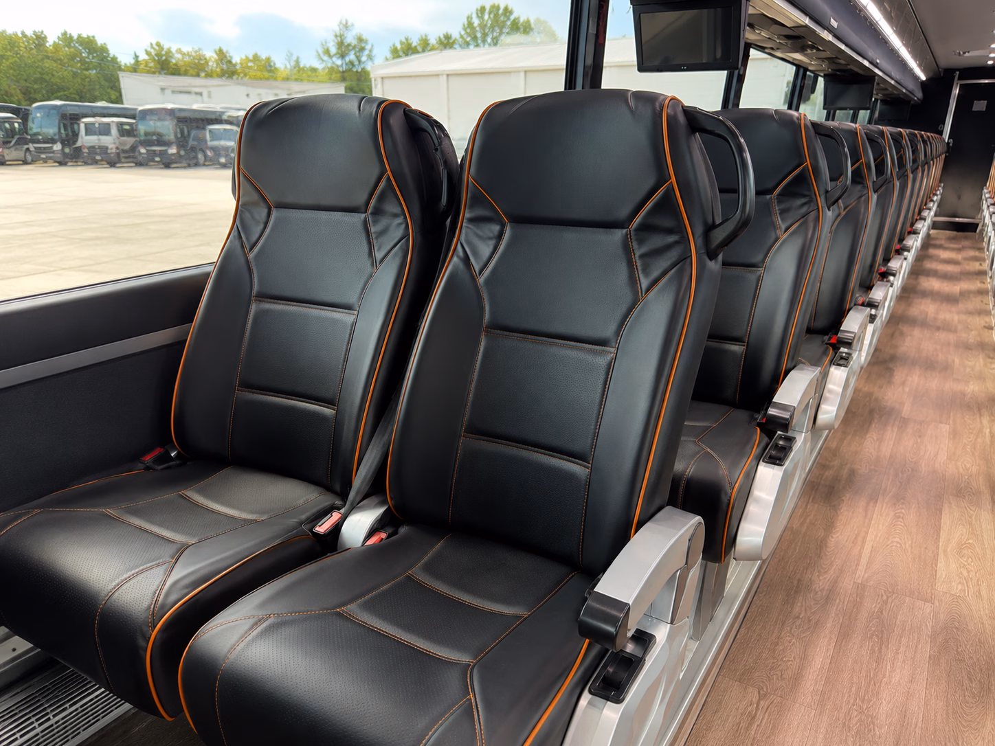 airport transfers between dsm adel and altoona