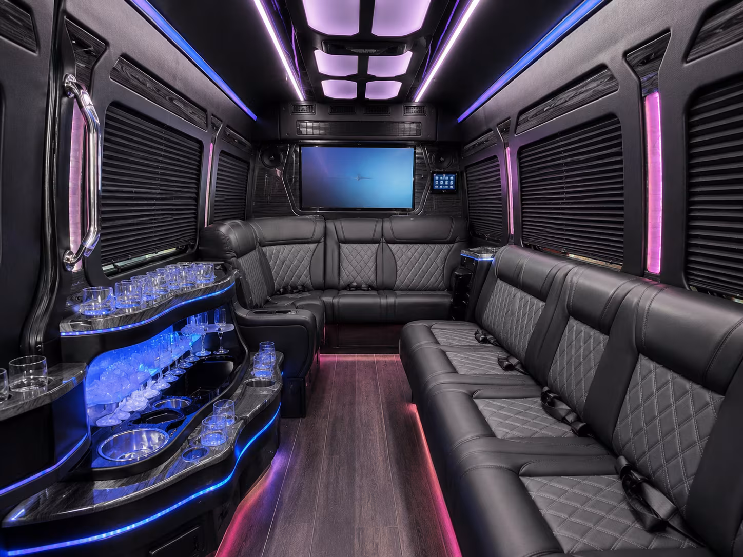 bus rental options for des moines trips