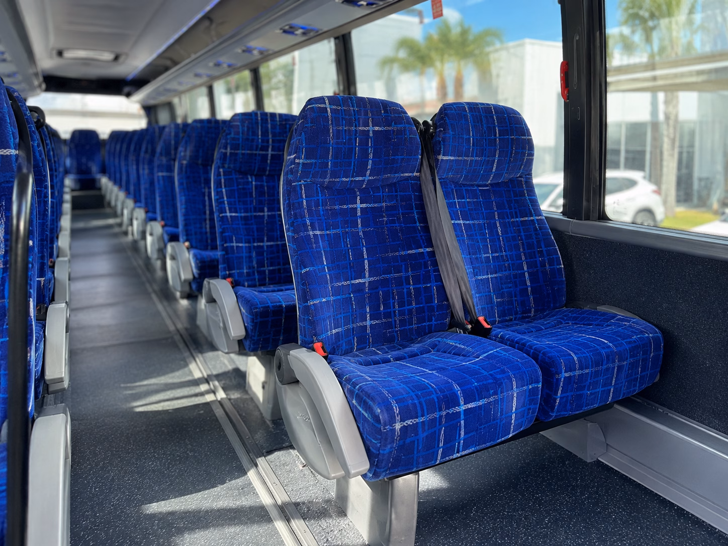 des moines airport shuttles for military and government travel