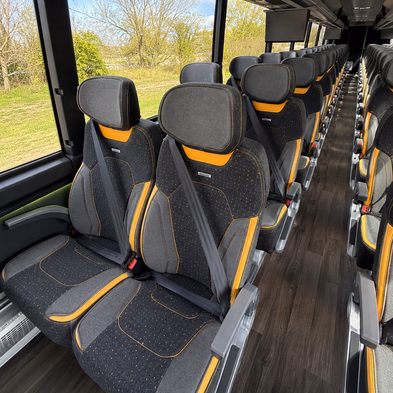 des moines charter bus services interior